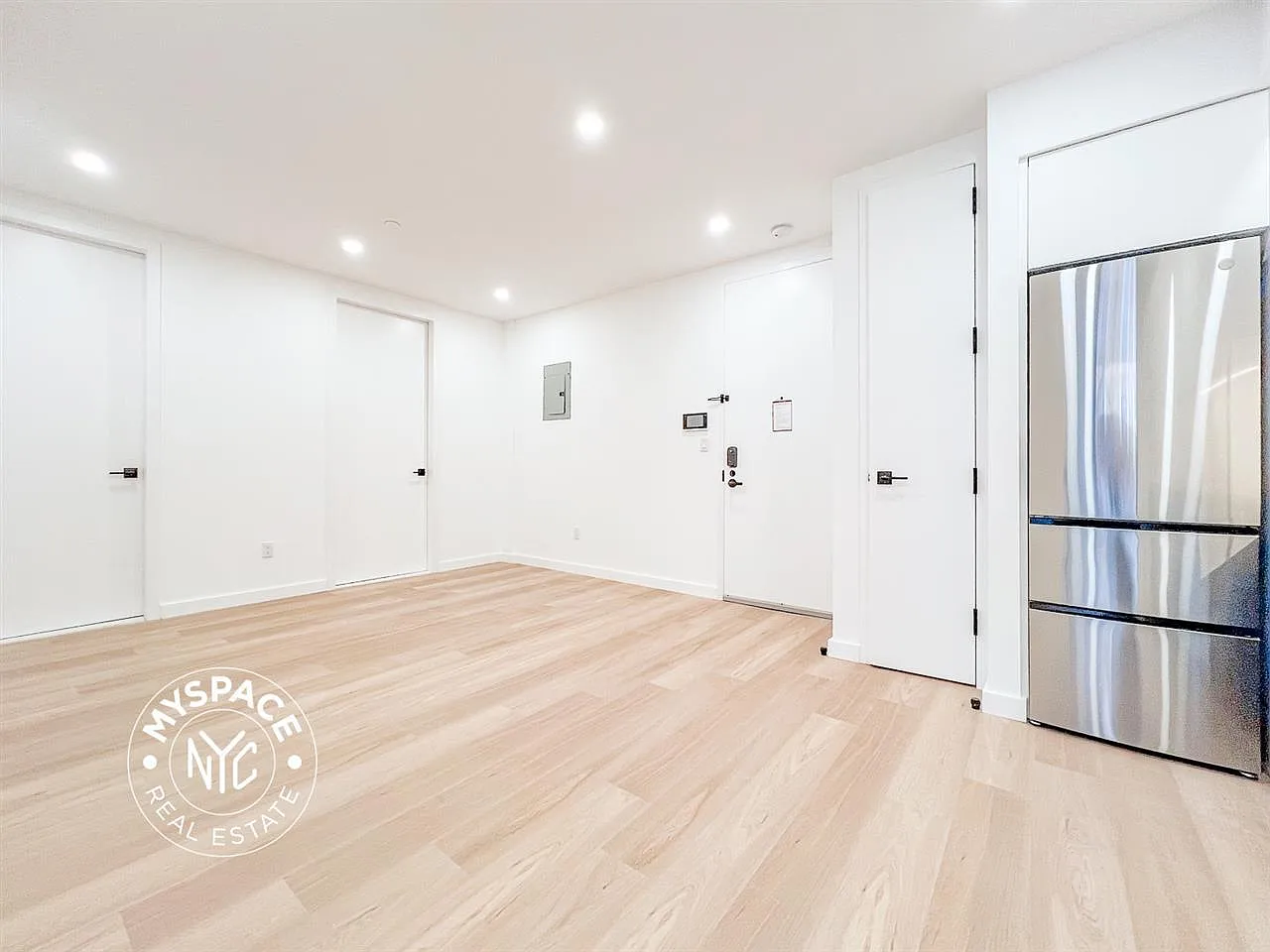 650 Madison Street — Photo 4
