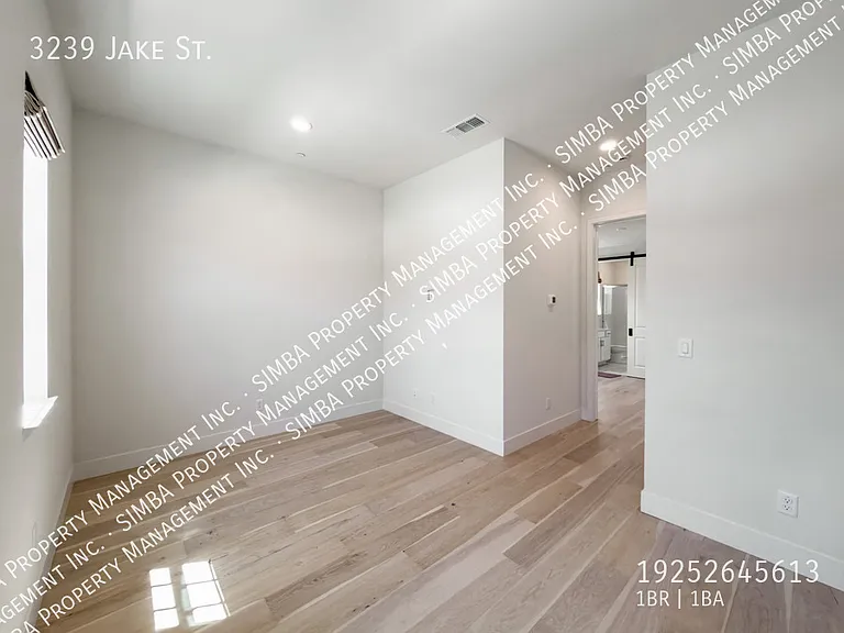 3239 Jake St — Photo 7