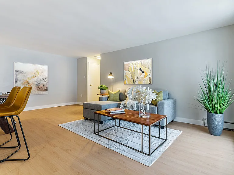 485 Castlegrove Blvd — Photo 4