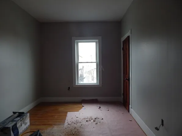 29 Alpine St, Somerville, MA