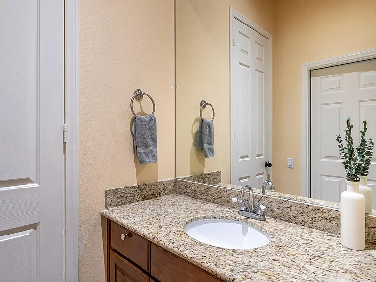 4980 Surrey Ct — Photo 97