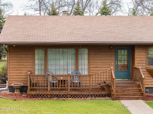 9408 Highway 18, Cavalier, ND 58220
