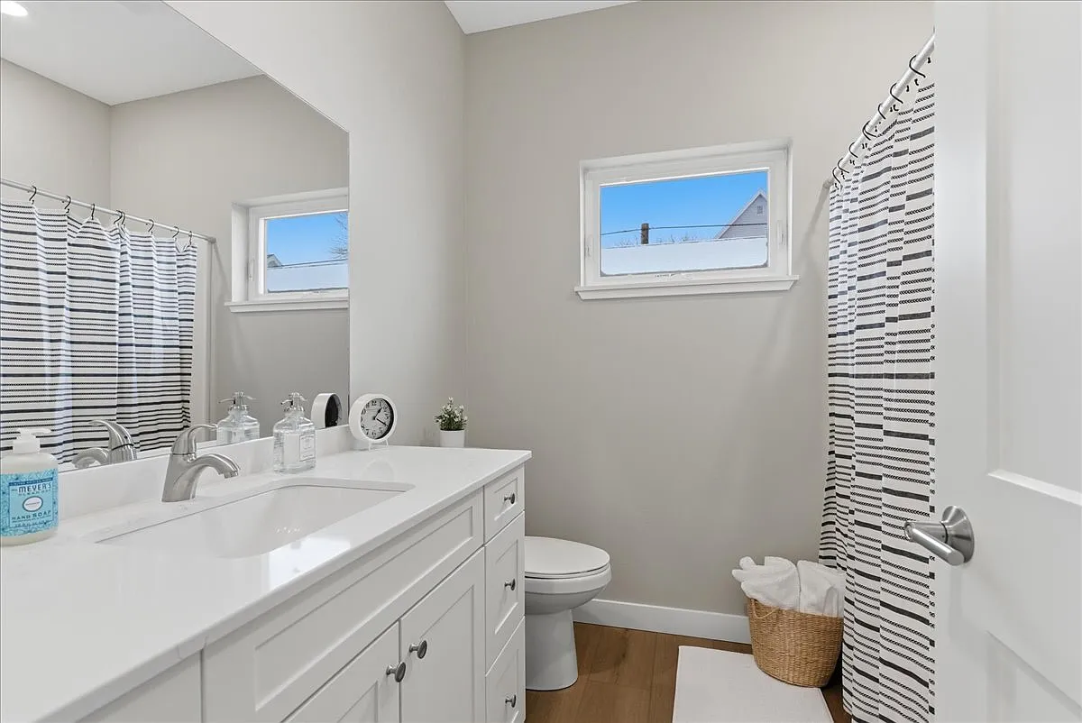 2 bed, 1140 sqft, $1,850 — Photo 3