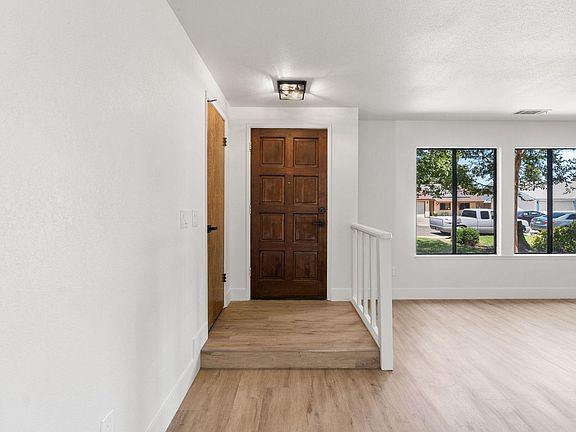 5th image of 2500 N Charter Oak Court