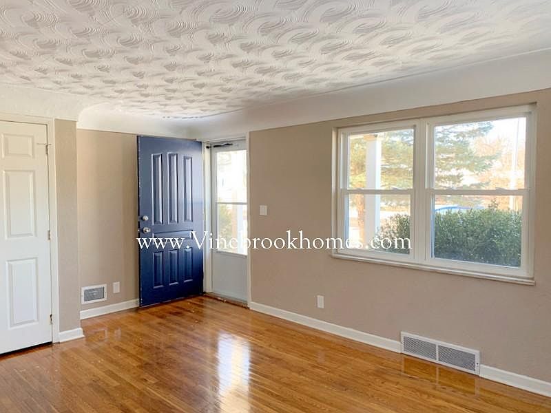 1st image of 1884 Russet Ave