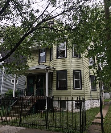 2nd image of 911 N Menard Ave