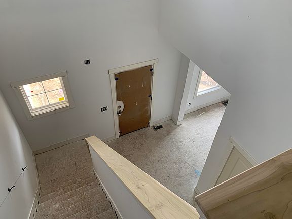 2nd image of 1441 Kimber Dr SE