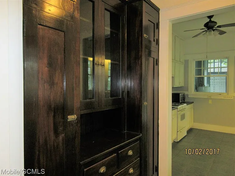 1576 Dauphin St — Photo 13