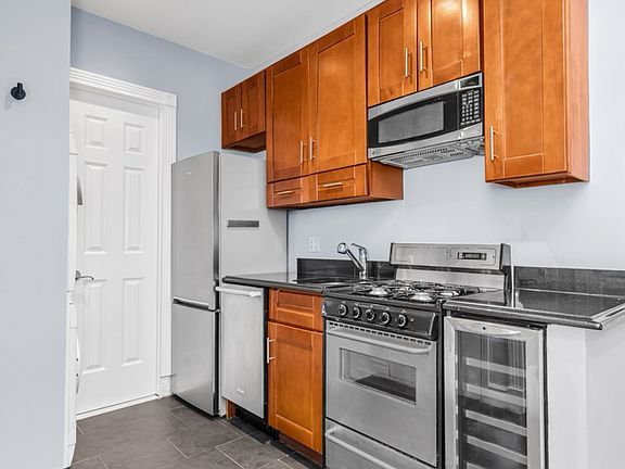5th image of 290 W 12th St APT 2F