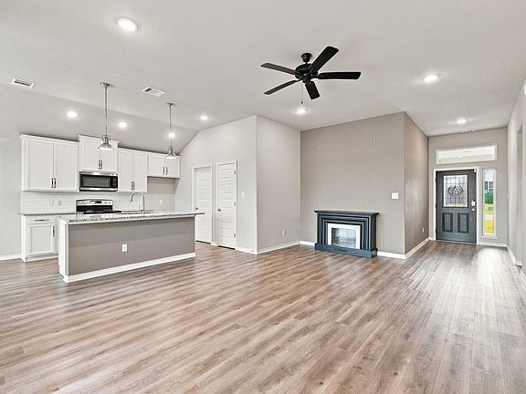 4th image of 3440 Utah Ct