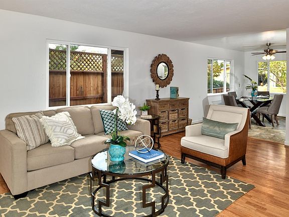 5th image of 126 Brookside Dr