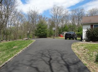 325 Sycamore Dr, East Stroudsburg, PA 18301