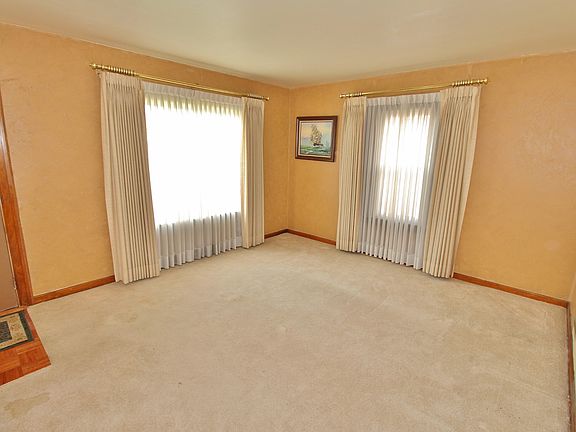 Living Room, drapery stays
