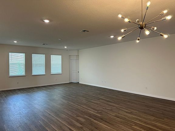 5th image of 3272 Arch Ave