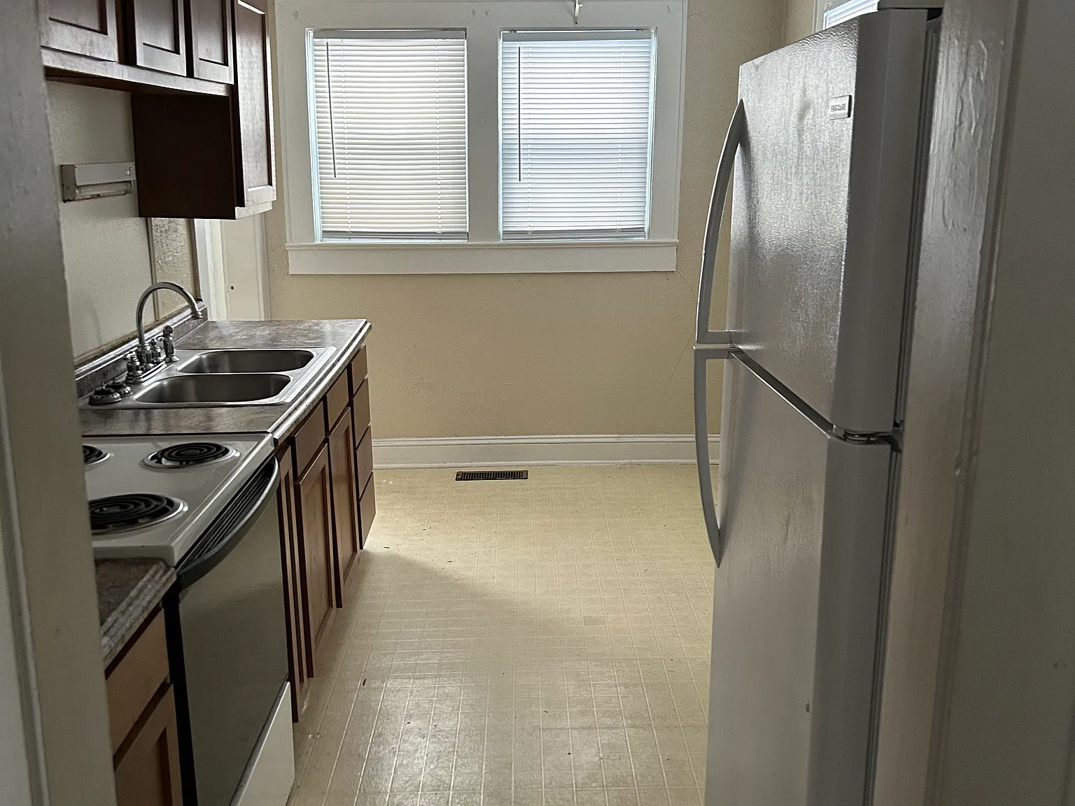 99 S Vance Dr — Photo 3
