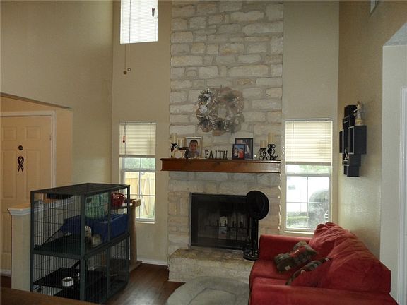 2nd image of 1704 Horseshoe Cir