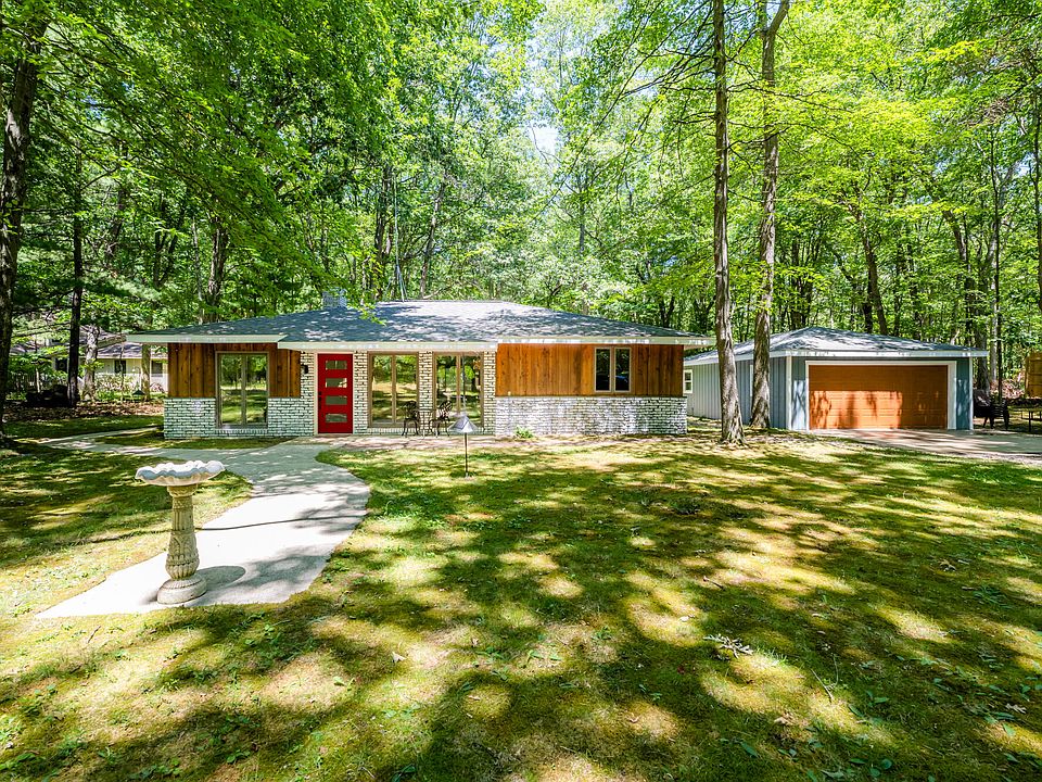 4183 Lake Rd, Stevensville, MI 49127 Zillow