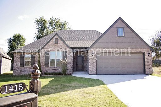 1st image of 1415 W Canton Pl