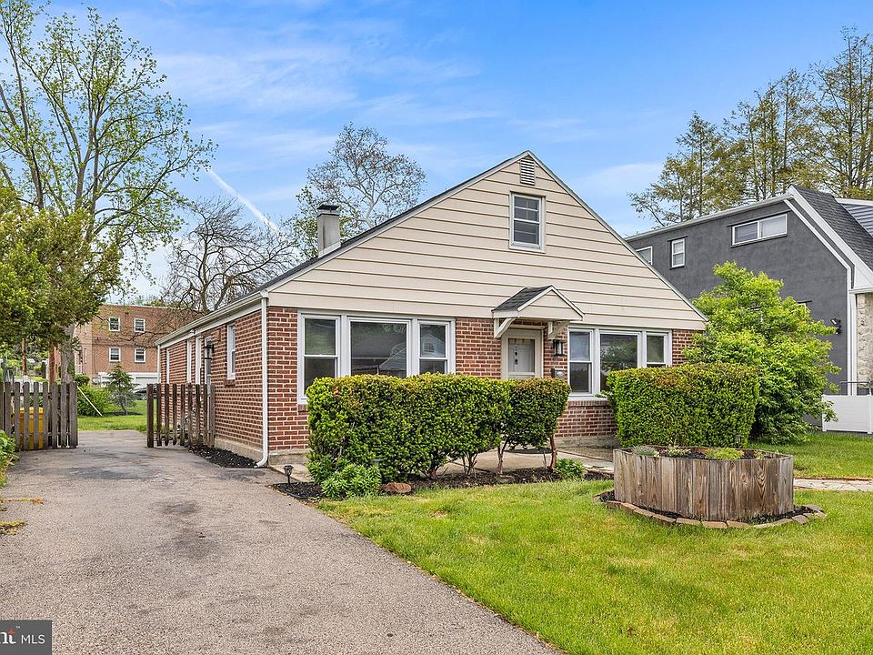 1st image of 7 Brookside Rd