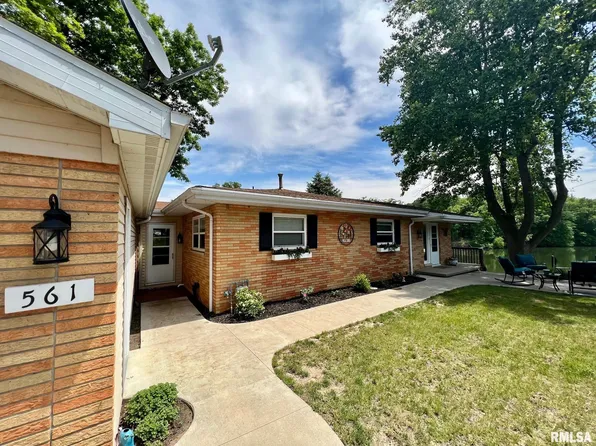 561 Lemon St, Petersburg, IL 62675