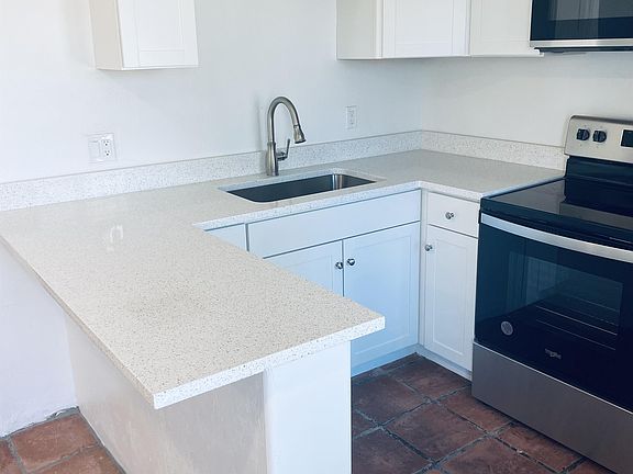 5th image of 124 E Jacinto St APT 2