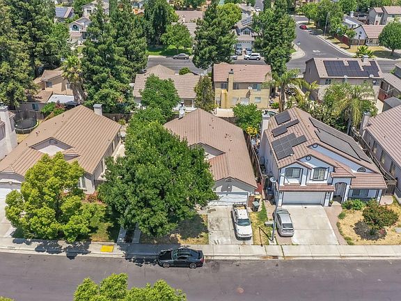 2nd image of 4150 Blake Cir
