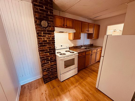 2nd image of 361 W Market St