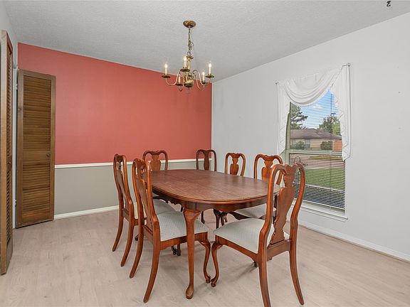 5th image of 7015 Rosebrook Cir