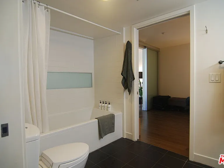 901 S Flower St #505 — Photo 19
