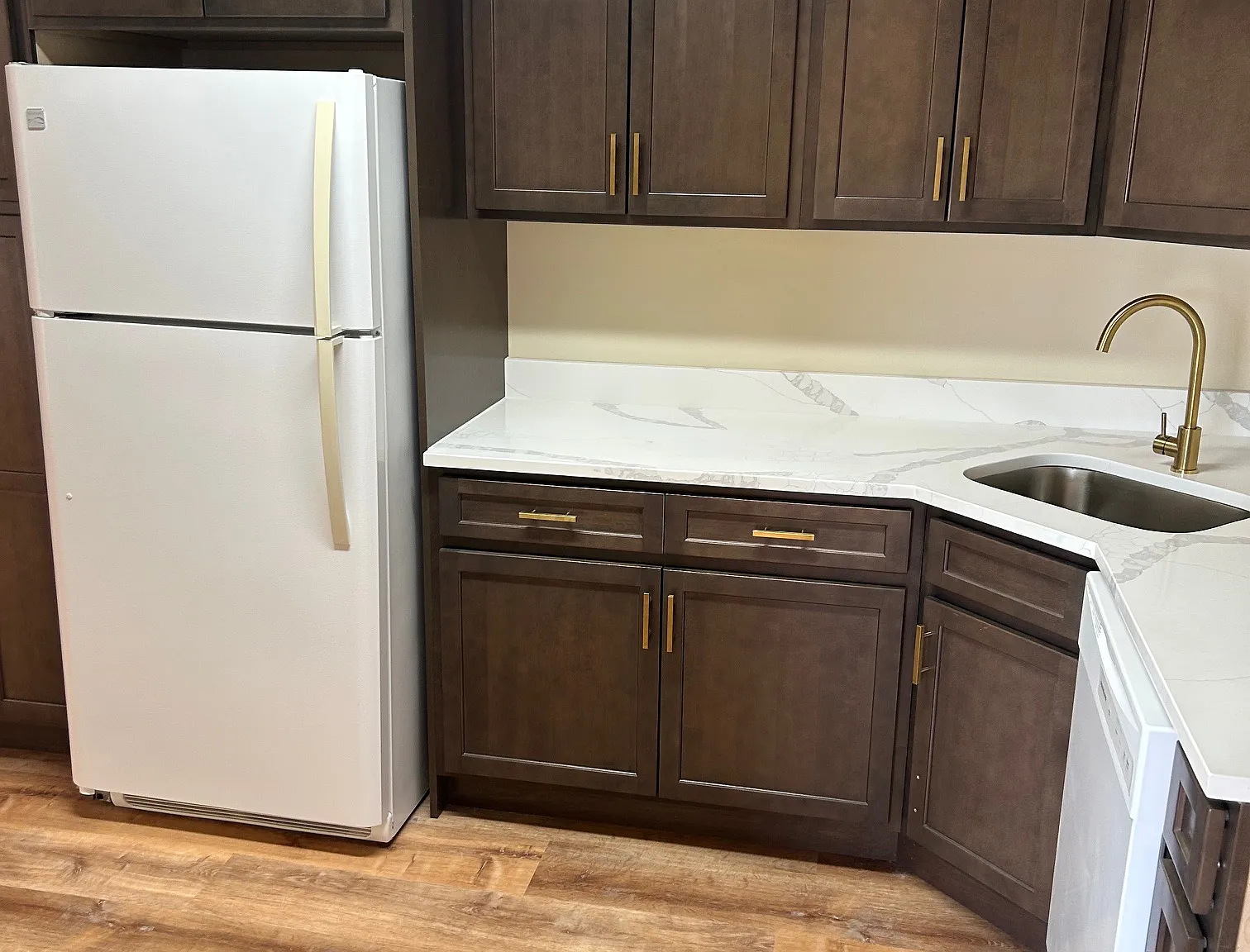 Windsor House Apartments — Photo 2