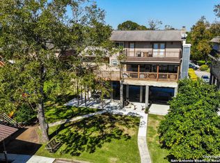 172 Lakeside Dr, Seguin, TX 78155