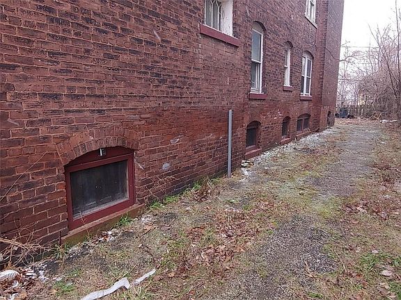 3rd image of 3144 E 94th St