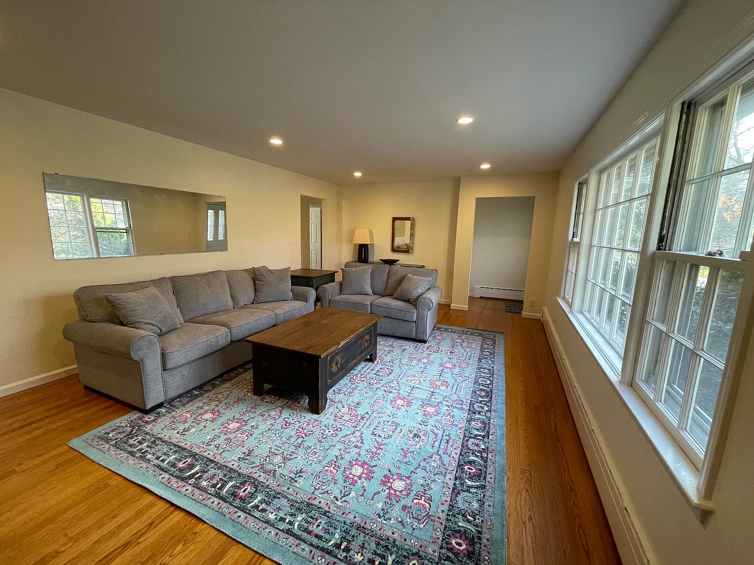 3 bed, 1550 sqft, $5,500 — Photo 2