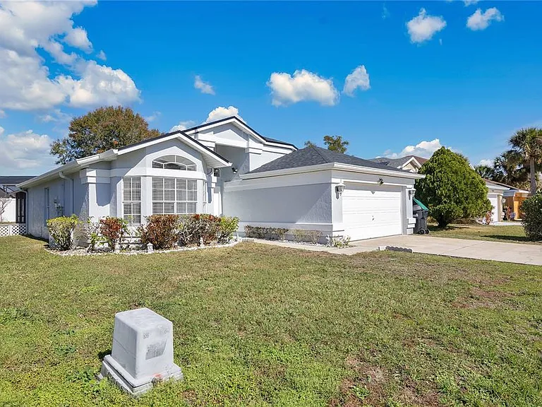 1538 Avleigh Cir — Photo 2