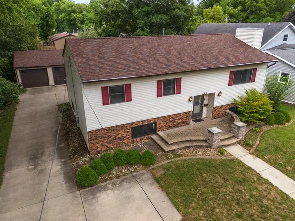 748 S Locust St, Pontiac, IL 61764