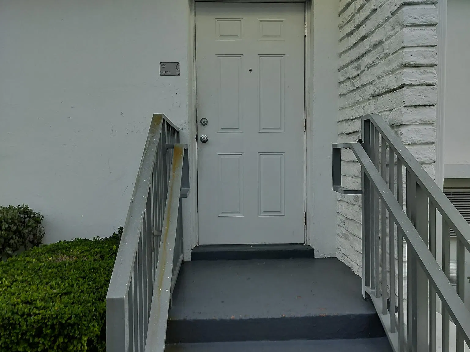 2 bed, 900 sqft, $2,100 — Photo 2