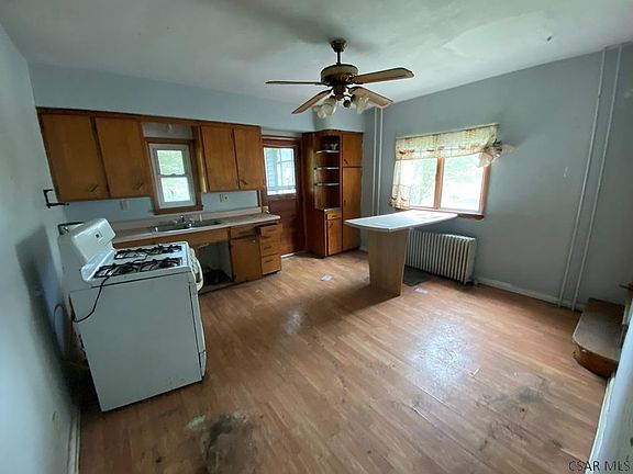 4th image of 1192 Bedford St #94