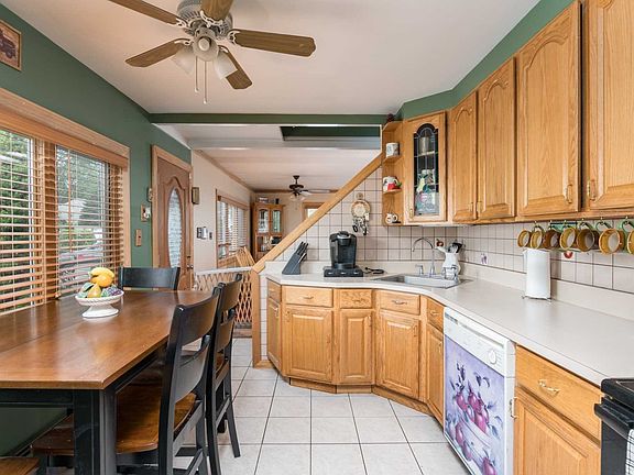 5th image of 25 Water Ln N