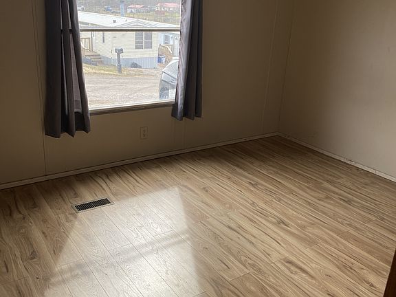 4th image of 105 4th St Lot 18