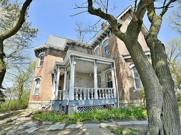 2nd image of 991 Leon Rd #2