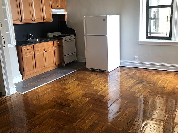 3rd image of 8550 Forest Pkwy