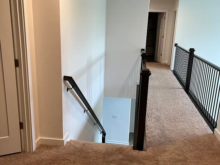 144 Hanford Ln — Photo 42