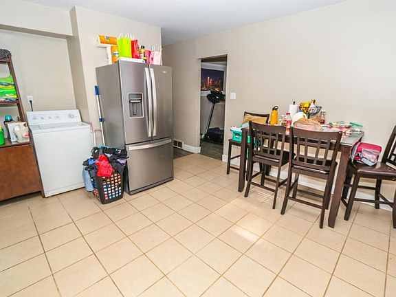 4th image of 3433 Oaklawn St