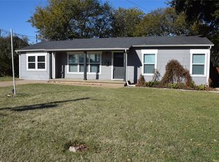 105 NE Anderson St, Burleson, TX 76028