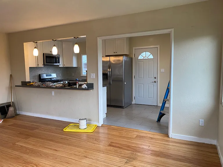 619 Poirier St — Photo 9