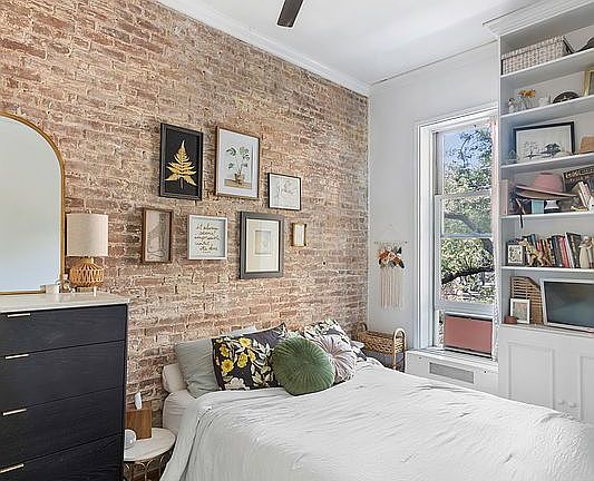 2nd image of 108 W 87th St APT 3A
