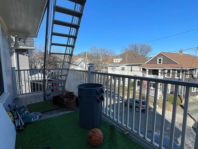 56 Hobson St #2 — Photo 8