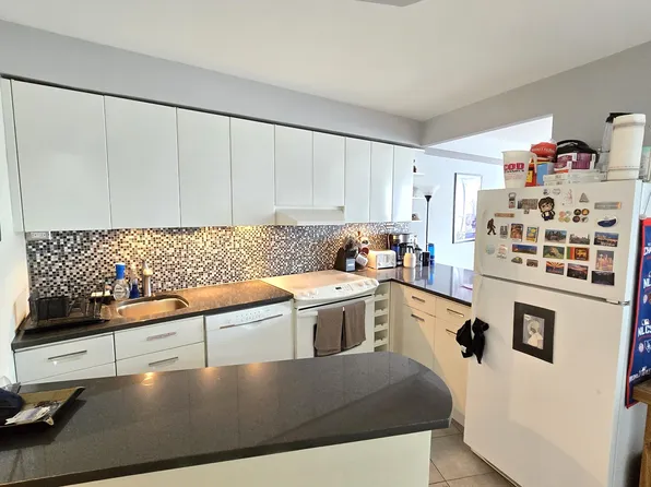 300 N State St, Chicago, IL