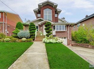 15 Warwick Ave, Fort Lee, NJ 07024