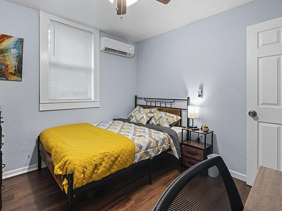 3rd image of 344 Smith St
